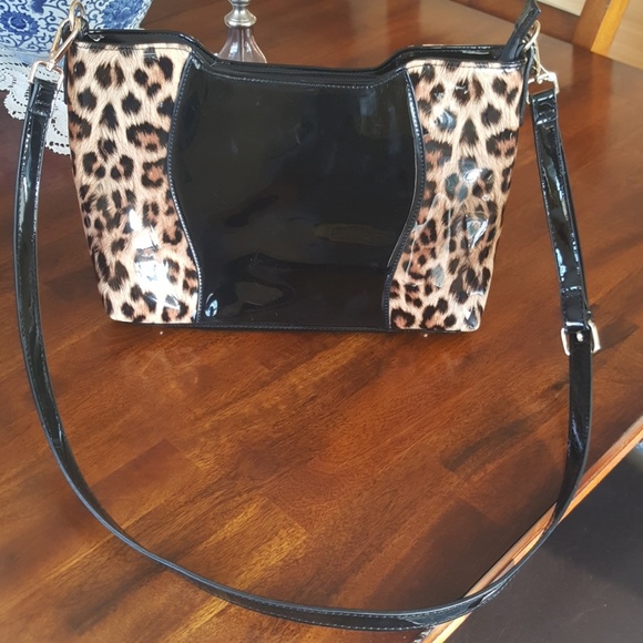Black and animal print patent leather crossbody ba - Picture 2 of 3